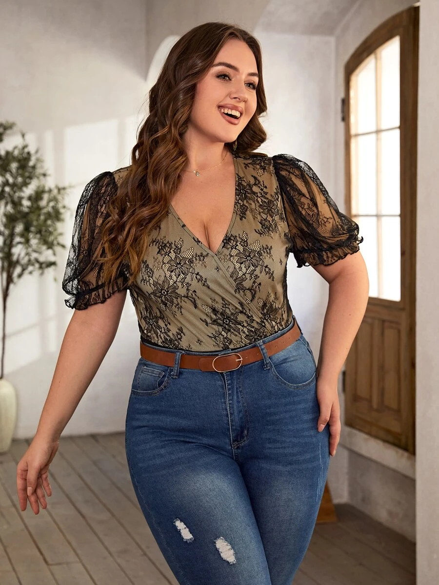 SHEIN Clasi 大碼交疊領泡泡袖蕾絲連體衣 - 彩色 - 查看 1