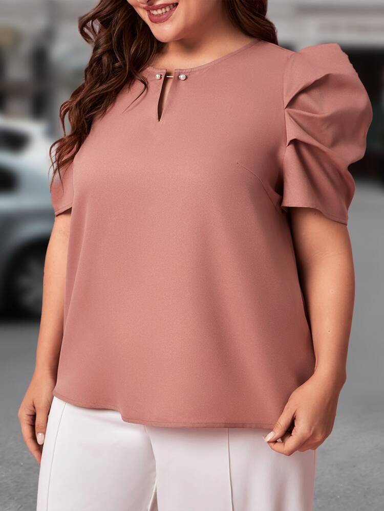 Plus Keyhole Neck Puff Sleeve Top