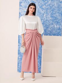 Modelyn 燈籠袖緞面上衣和扭結半身裙套裝