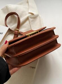 Bolsa cuadrada con diseño metal con solapa - Marrón - Ver 8