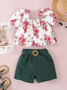 小女童印花泡泡袖上衣和附腰帶短褲
