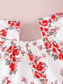 小女童印花泡泡袖上衣和附腰帶短褲