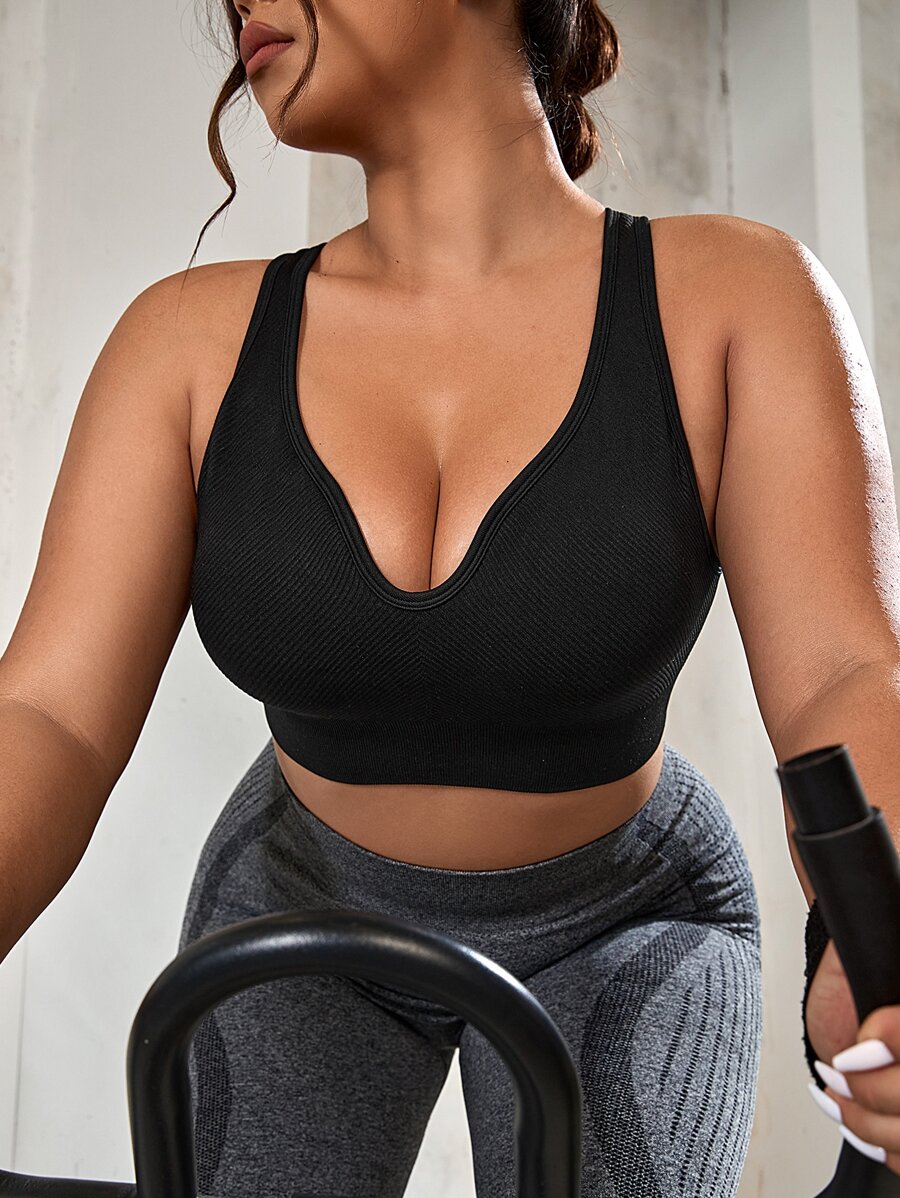 Yoga Basic Plus Solid Crisscross Back Sports Bra - Black - View 1