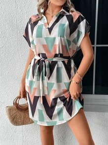 SHEIN LUNE Vestido con cinturón con estampado geométrico de manga murciélago - Multicolor - Ver 4