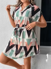 SHEIN LUNE Vestido con cinturón con estampado geométrico de manga murciélago - Multicolor - Ver 5