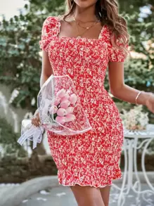 SHEIN Frenchy 碎花後綁帶荷葉邊連衣裙 - 紅色 - 查看 4