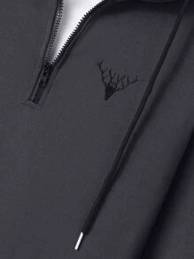 Manfinity Homme 男士小鹿刺繡四分之一拉鏈抽繩連帽衫 - 深灰色 - 查看 4