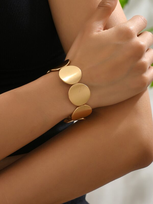 سوار دائري للديكور