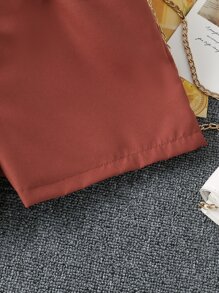 女孩搭扣細節短褲