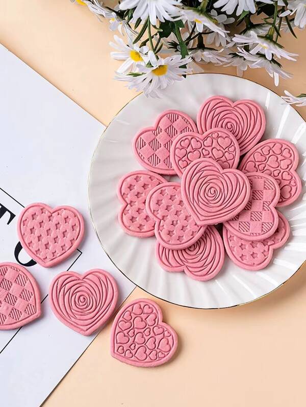 6pcs Heart Design Cookie Stamp