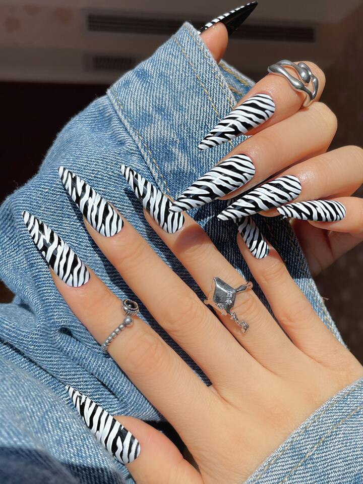 ネイルグロス design🎀 TG14 color🎀 H004.和7 ラメ🎀 L01 担当：Rina.F 御