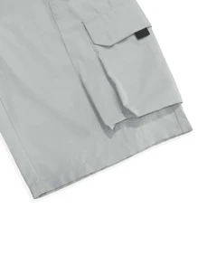 Manfinity EMRG 鬆身男士貨物短褲,帶有翻蓋口袋和束口腰帶 - 淺灰色 - 查看 3