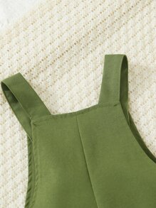 SHEIN 小男童字母補丁細節背帶連體短褲