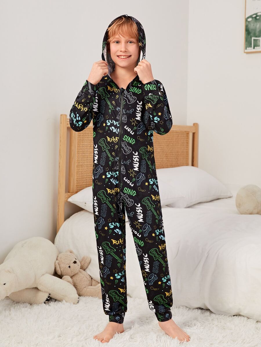 男孩字母和卡通圖案連帽連體睡衣