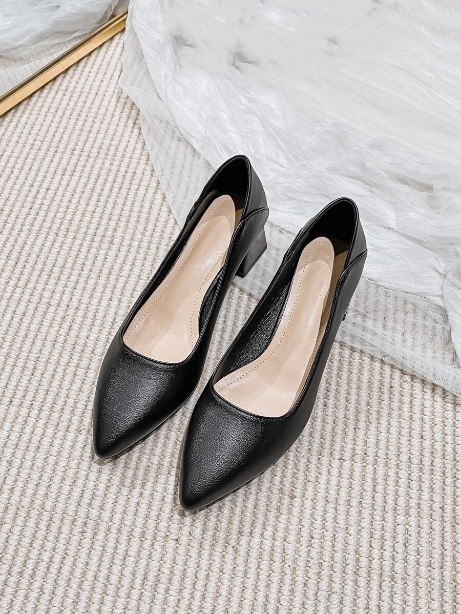 Minimalist Point Toe Chunky Heeled Court Pumps - Black - View 1