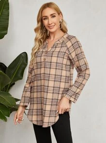 EMERY ROSE Top de cuello de muesca con estampado de cuadros de manga raglán bajo curvo - Multicolor - Ver 4