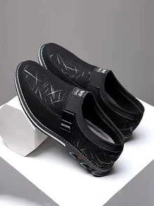 Men Letter Patch Decor Slip-On Casual Loafers - Black and White - View 3