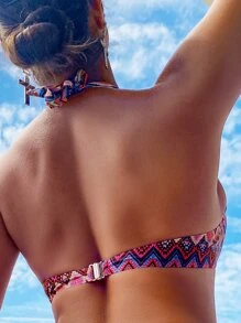 Parte superior de bikini con estampado de chevron, tipo halter y push up para el verano - Multicolor - Ver 2
