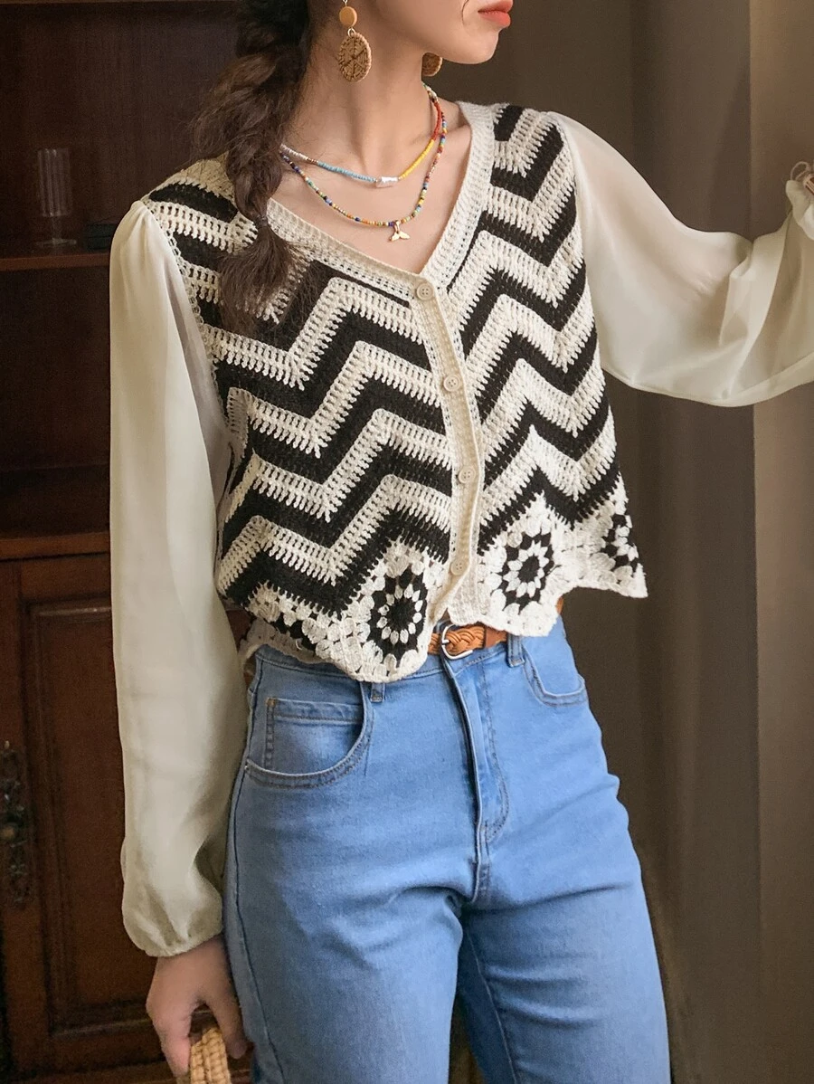 DAZY Top Con Manga Farol Y Ribete Festoneado En La Parte Delantera Con Botones Y Estampado De Chevron - Multicolor - Ver 1