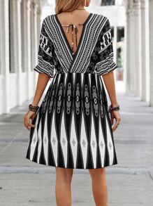 SHEIN LUNE Geo Print Batwing Sleeve Dress - Black and White - View 2