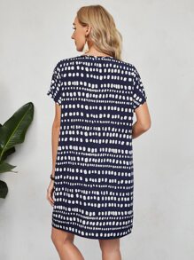 EMERY ROSE Vestido túnico con estampado de manga murciélago - Azul y blanco - Ver 2