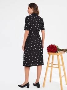 EMERY ROSE Vestido camisero con estampado de corazón con cinturón - Negro - Ver 2