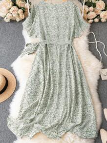 SHEIN Holidaya Plus Ditsy Floral Print Knot Side Wrap Dress - Green - View 2