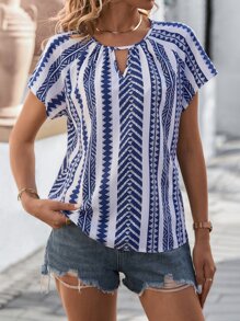 SHEIN VCAY Geo Print Keyhole Neckline Raglan Sleeve Blouse - Blue - View 4