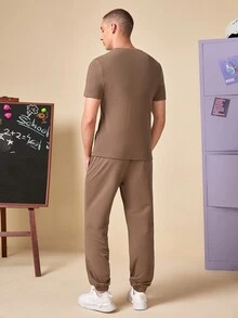 Manfinity 1pc Letter Graphic Tee & 1pc Joggers - Brown - View 2