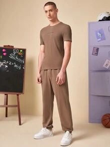 Manfinity 1pc Letter Graphic Tee & 1pc Joggers - Brown - View 5