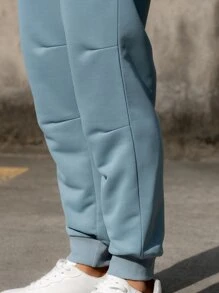 Manfinity Hypemode Quần thể thao Nam Dây kéo Túi Slogan - Màu xanh bụi bặm - Xem 4