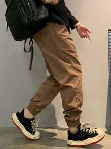 Manfinity Hypemode 男士貼布細節腰部抽繩長褲 - 卡其色 - 查看 4