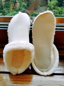 Unisex Autumn/Winter Dismountable Plush White Clogs With Full Insole, Keep Warm (It Is Recommended To Choose One Size Up) - White - View 2