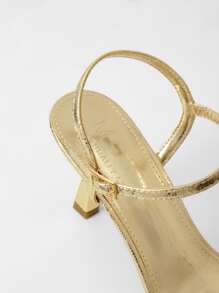 MOTF PREMIUM 條帶金屬質感蛇皮紋涼鞋 - 金色 - 查看 4