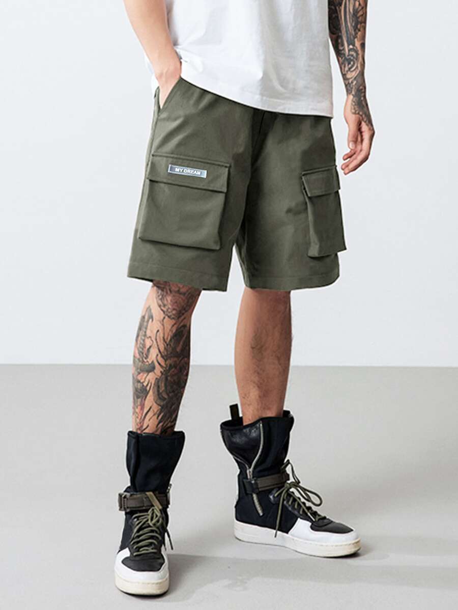 Manfinity Hombres Shorts con parche de letra con bolsillo con solapa cargo