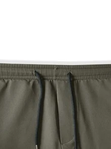 Manfinity Hombres Shorts con parche de letra con bolsillo con solapa cargo