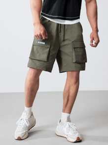 Manfinity Hombres Shorts con parche de letra con bolsillo con solapa cargo