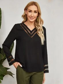 EMERY ROSE V領水溶蕾絲拼接上衣 - 黑色 - 查看 1