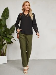 EMERY ROSE V領水溶蕾絲拼接上衣 - 黑色 - 查看 6