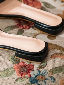 Sandalias glamoroso Slide para mujer, sandalias planas para exteriores con múltiples correas doradas metálicas - Dorado - Ver 3