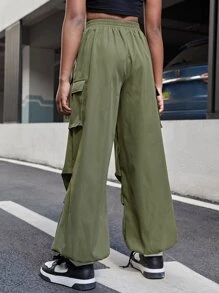 SHEIN 適用於夏季的少女休閒彈性腰帶手風琴口袋純色工裝褲，帶有捲邊的褶邊設計