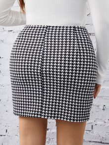 SHEIN Privé Plus Houndstooth Print Button Detail Bodycon Skirt - Black and White - View 2