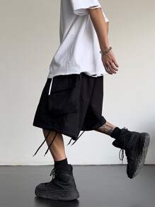 Manfinity EMRG 男士鬆身口袋短褲,帶扣蓋口袋和束口繩 - 黑色 - 查看 1