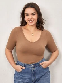 SHEIN BASICS 加大號v領純色t卹 - 卡其色 - 查看 4