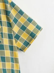 SHEIN 男孩格紋印花口袋貼布襯衫