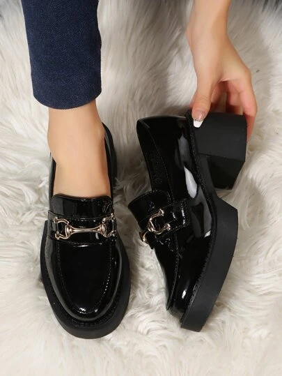 女時尚經典柔軟舒適戶外百搭 PU 鏈條裝飾圓頭一腳蹬高跟鞋