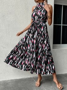 SHEIN Clasi 滿版印花荷葉邊腰帶掛脖連衣裙 - 黑色 - 查看 1