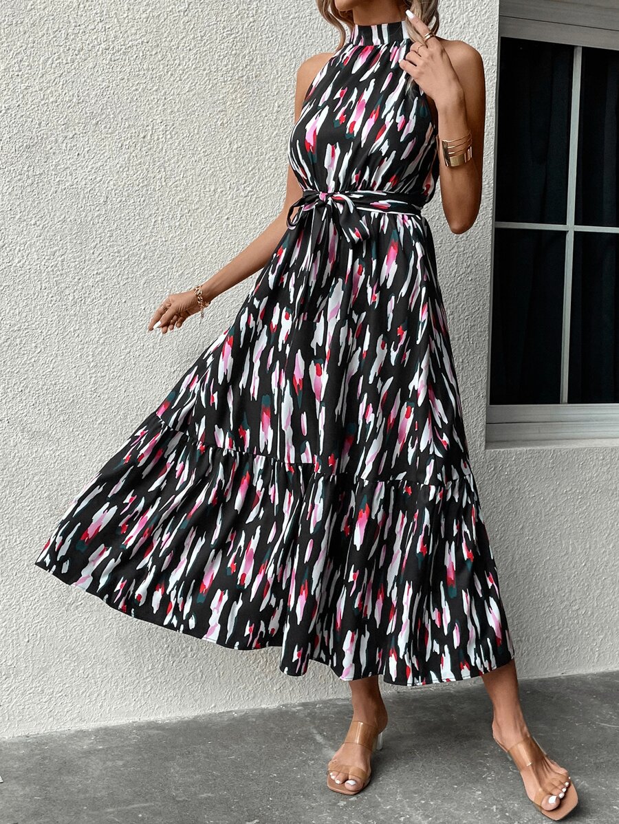 SHEIN Clasi 滿版印花荷葉邊腰帶掛脖連衣裙 - 黑色 - 查看 1