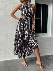 SHEIN Clasi 滿版印花荷葉邊腰帶掛脖連衣裙 - 黑色 - 查看 6