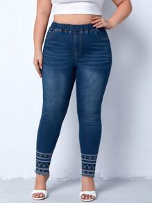 SHEIN Essnce 大碼幾何刺繡毛邊緊身牛仔褲 - 深色水洗藍 - 查看 3